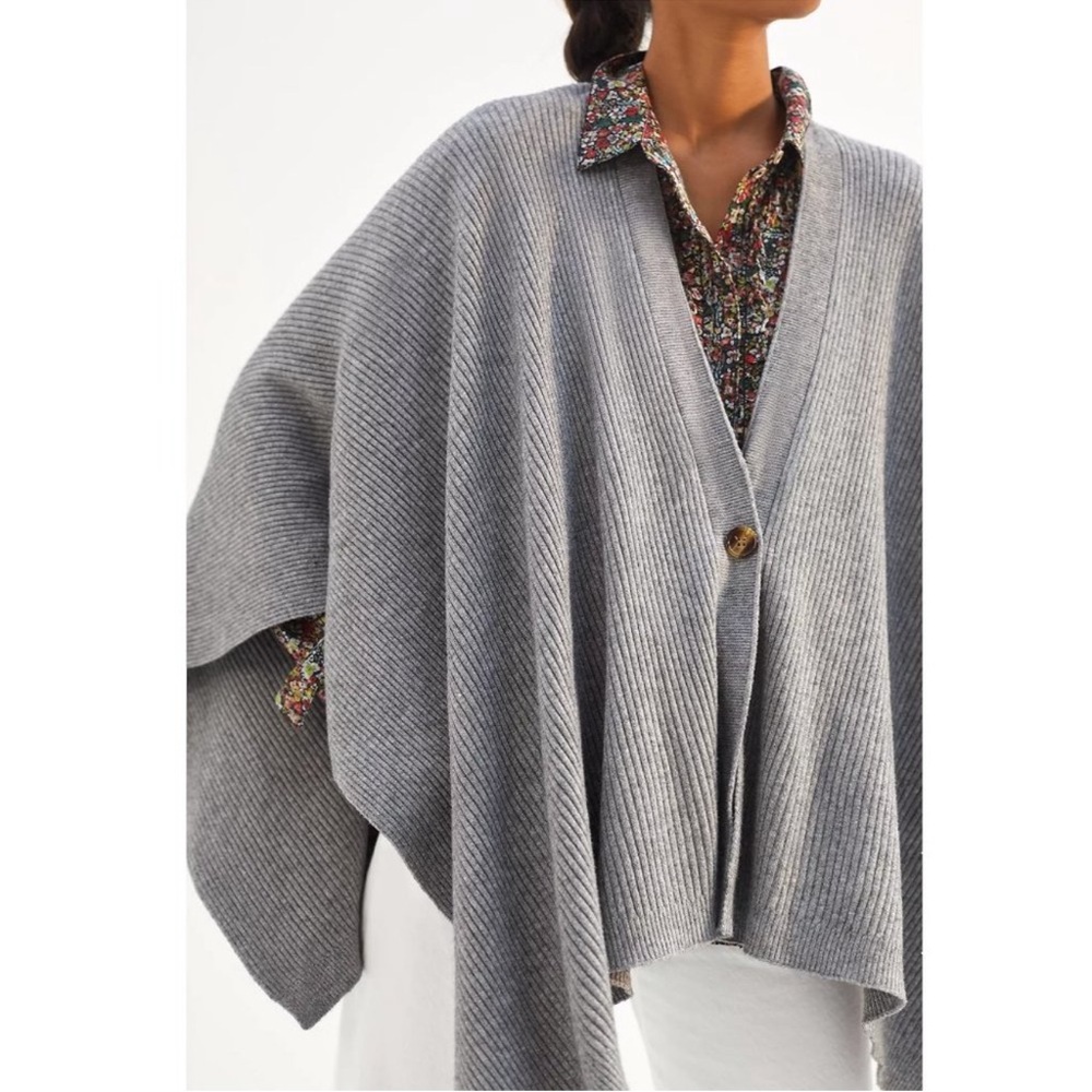 Anthropologie Knit Button Front Poncho Shawl Ribbed Grey Boho - missing button